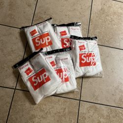 Supreme Socks 