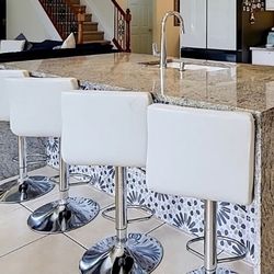 Set Of 4 White Leather Bar Stools 