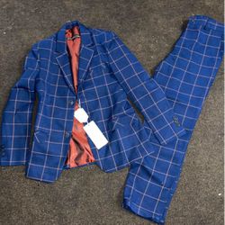 boys size 12 new suit with tags brand is yuanLu. sells on amazon for 55$