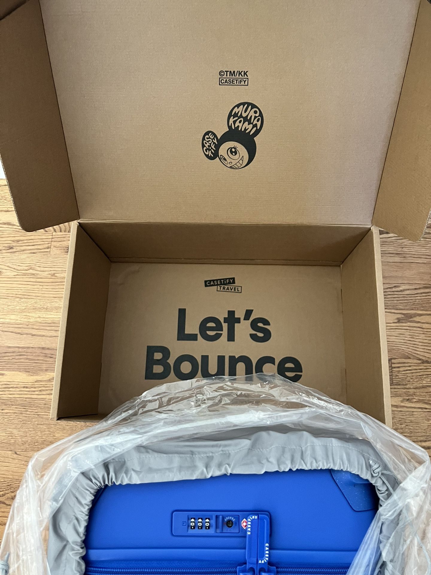 CASETIFY x TAKASHI MURAKAMI MR. DOB BOUNCE CARRY ON TRAVEL SET