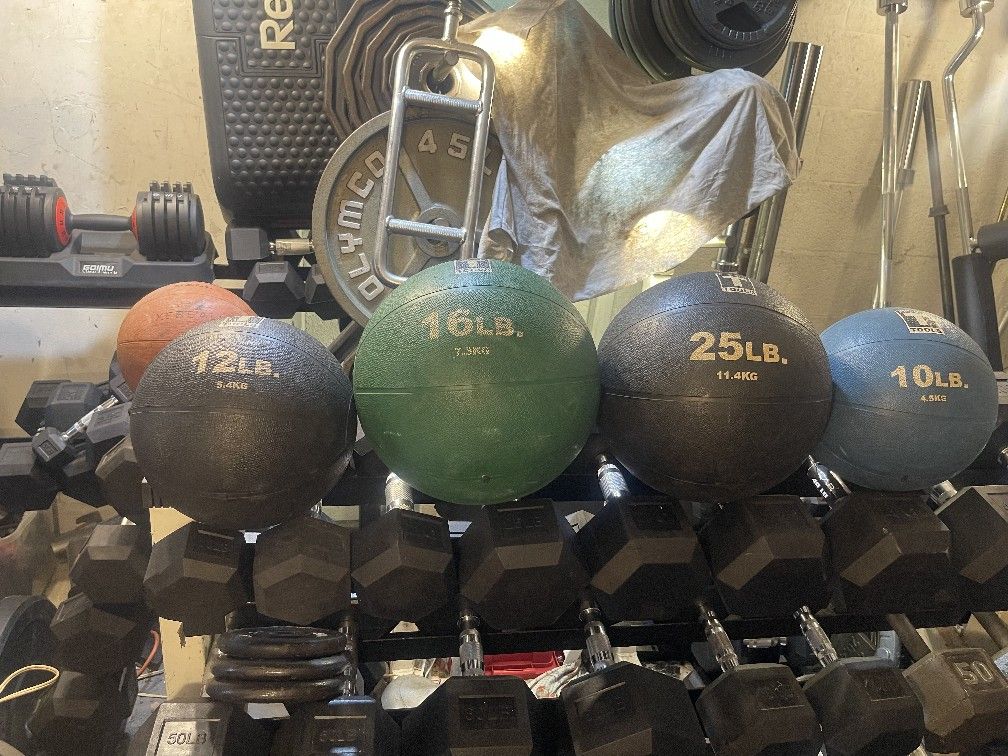MEDICINE BALLS : 25s = $38 / 16s = $24 / 12s = $20 / 10s = $16 / 8s = $12