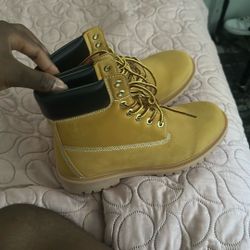 Size 9 Men Timberland Boots 