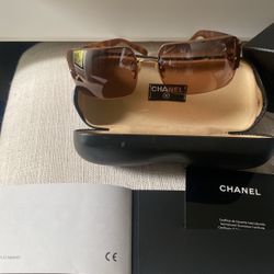 Sunglasses/Chanel