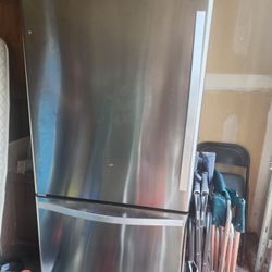 Whirlpool Refrigerator 