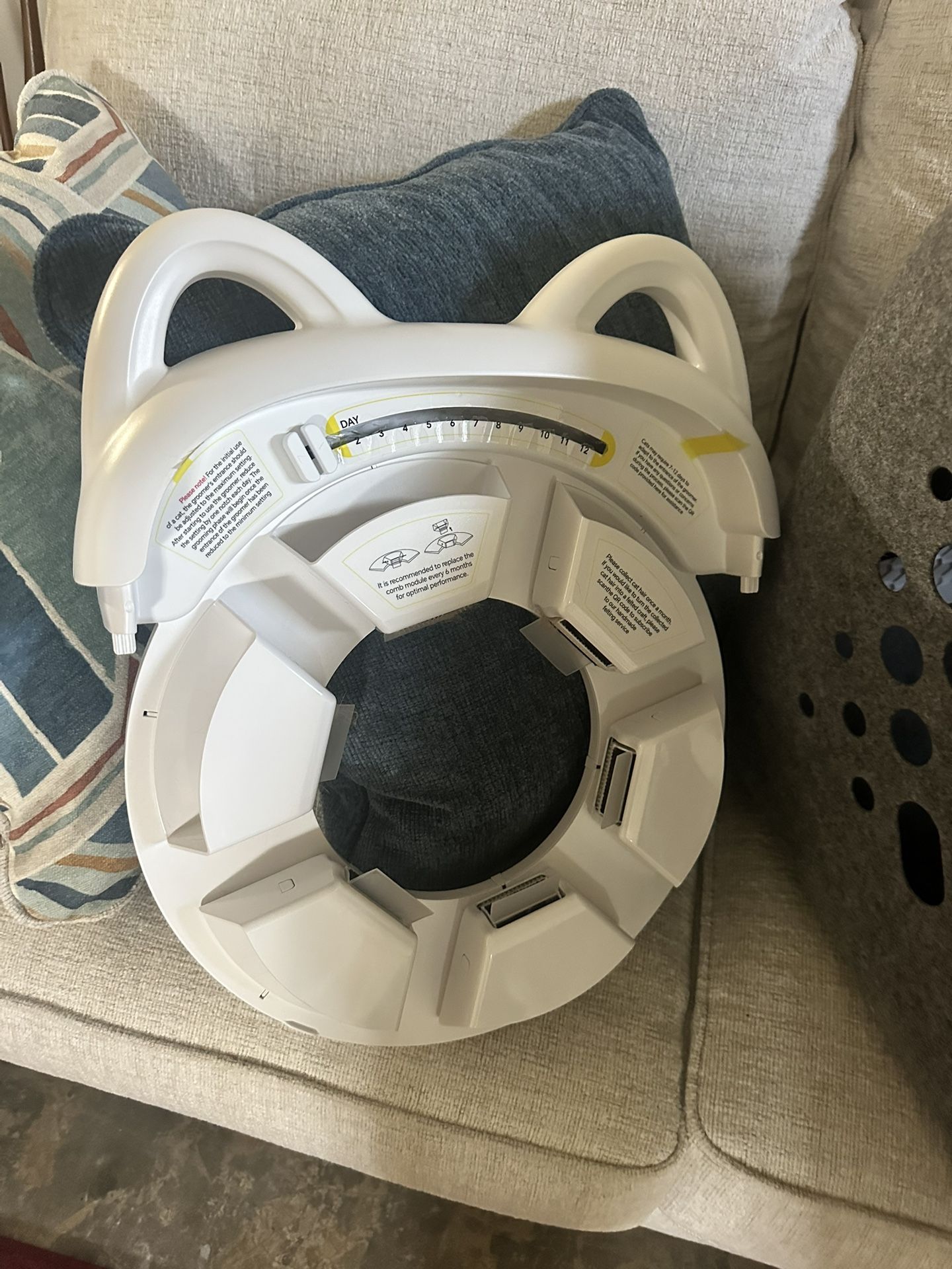 Cat/ Small Dog Deshedding Tunnel 