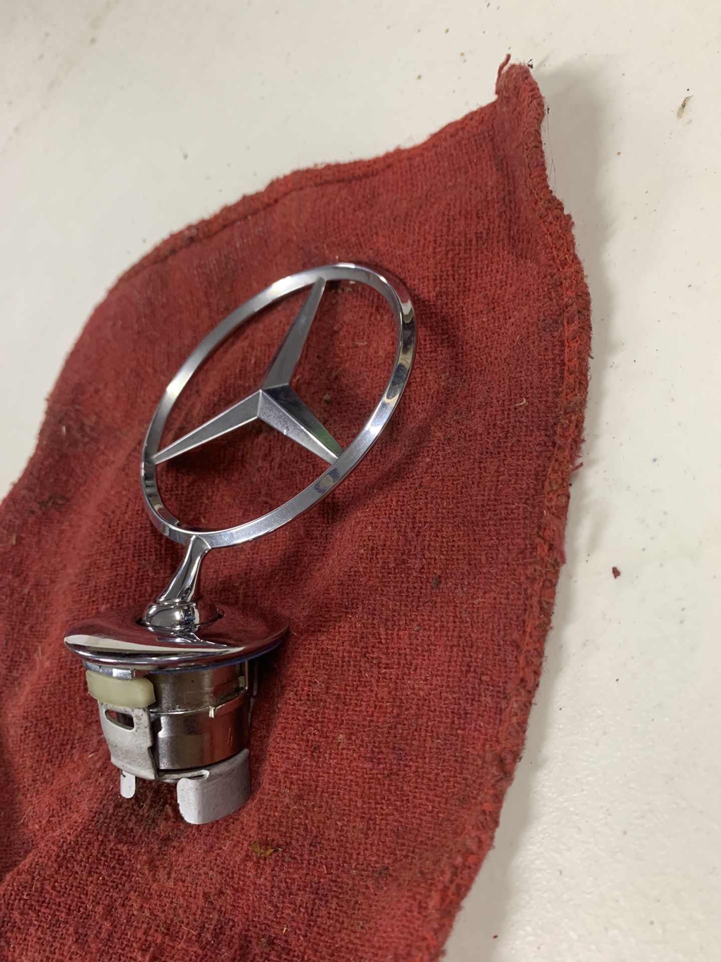 Hood ornament Mercedes Benz. OEM Fits most all