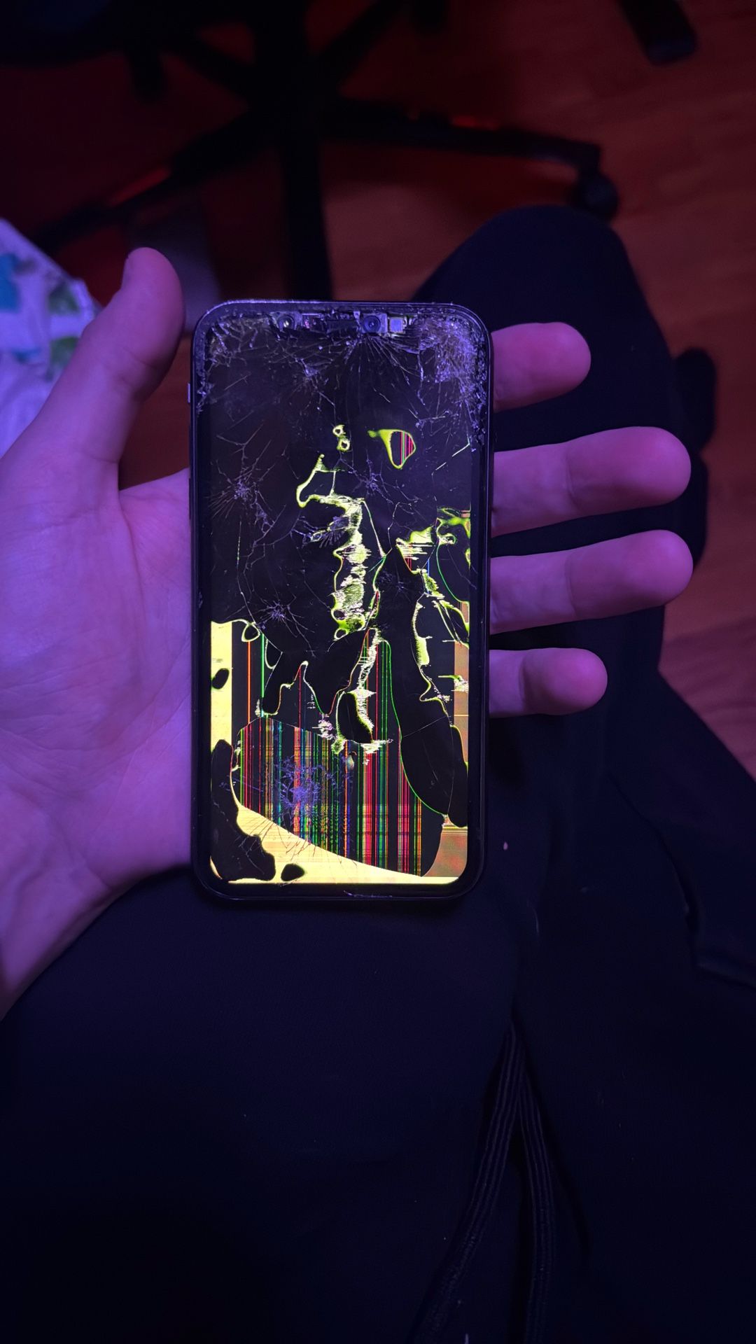 iPhone 11 (broken Screen)