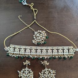 Aheli Elegant Indian Faux Kundan Studded Choker Necklace with Maang Tikka Set 