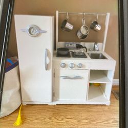 Pottery Barn Kitchen Set For Kids Comes With Melissa And Doug Food And Cookie Baking Set Pick Up Only