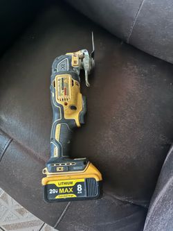 DeWalt multitool with generic battery