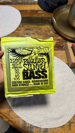 ERNIE BALL REGUAR SLINKY BASS STRINGS