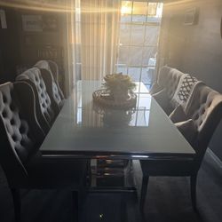 Dinning Table