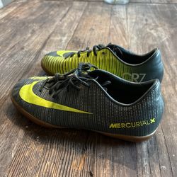 Nike Soccer Turf Youth