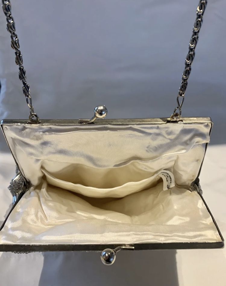 La Regale Vintage Silver Beaded Clam Shell Evening Bag Long Chain Purse