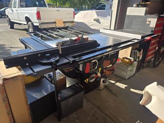 Sawstop PCS Professional 1.75 HP 52" cabinet saw (PCS175)