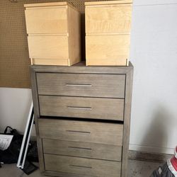1 Dresser & 2 nightstands