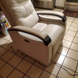 Power Gravity Recliner 