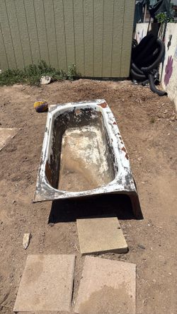 Free!! Iron tub