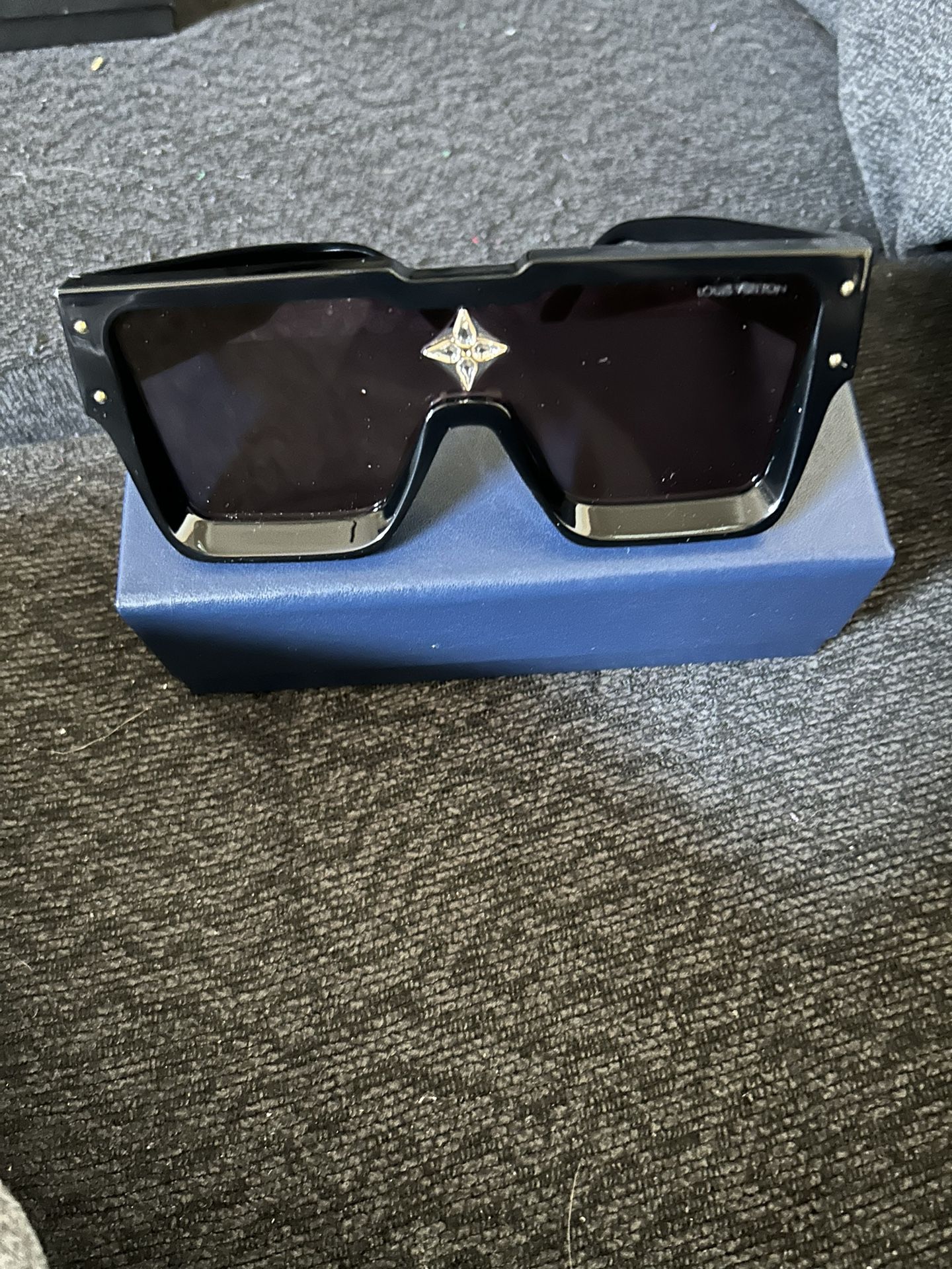 Louis Vuitton Sunglasses for Sale in Grand Prairie, TX - OfferUp