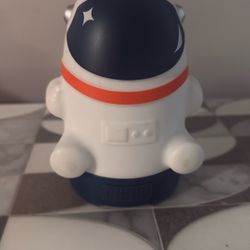 Astronaut Night Light