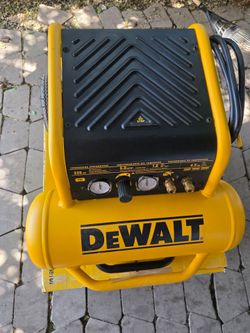 DEWALT
4.5 Gal. Portable Electric Air Compressor 225 PSI