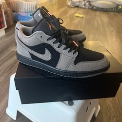 Nike..  Jordan 1