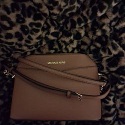 Micheal Kors Crossbody Bag
