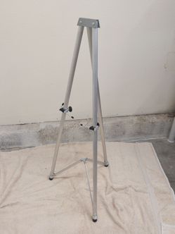 Presentation Tripod