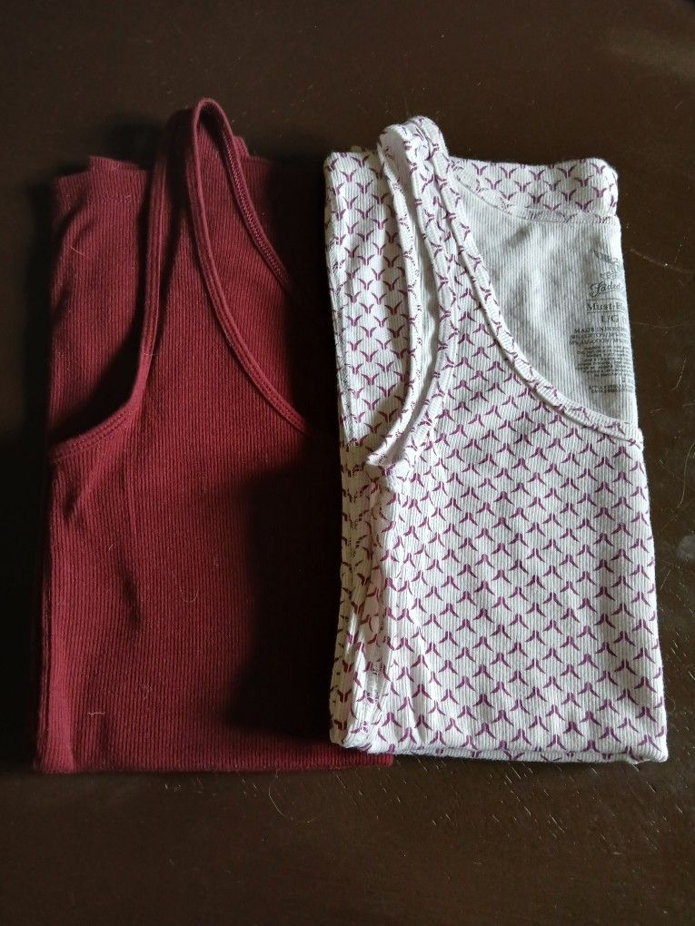 2 Medium Tank Tops