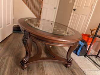 Oval coffee table