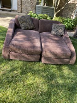 Sofa Chase In Good Condition