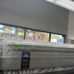QUEEN SIZE SEALY PILLOW TOP MATTRESS & BOX SPRING BED SET
