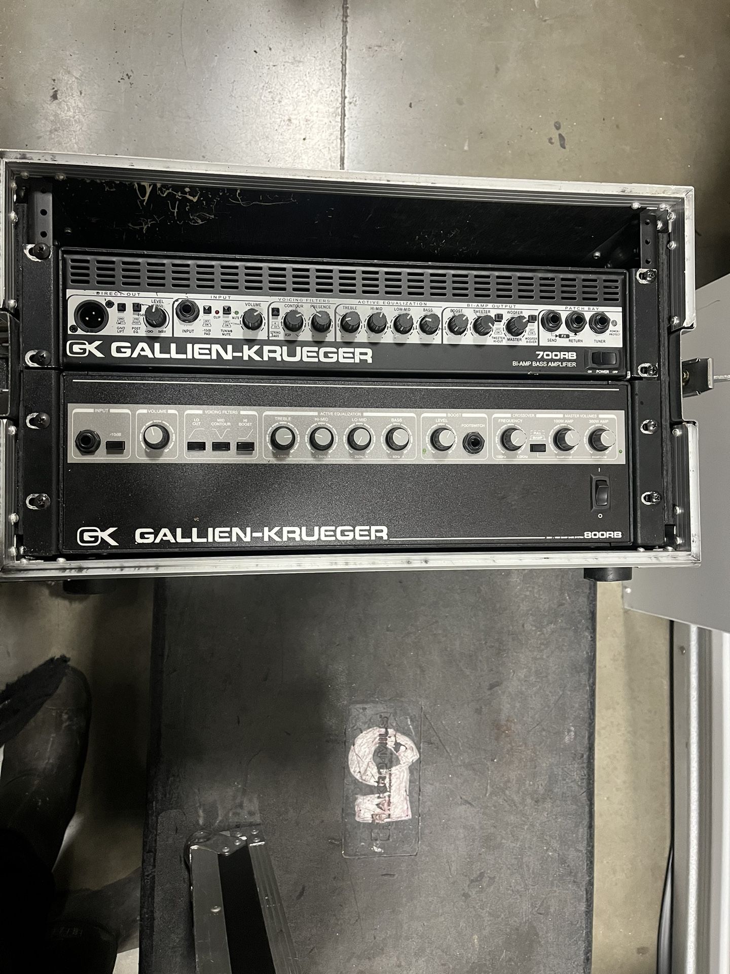 Gallien Krueger 700RB and/or 800 RB 300 / 100-Watt Bi-Amp Bass Amp Head