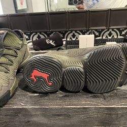 Lebron 16 sale mens hotsell