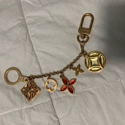 LV  Key chain 
