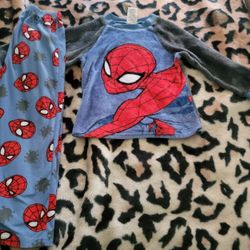 Marvel Spider-Man Two-piece Police Polyester Pajama Set. The Pants Have A Slight Tear In The Cross Area Can Just Be Sown