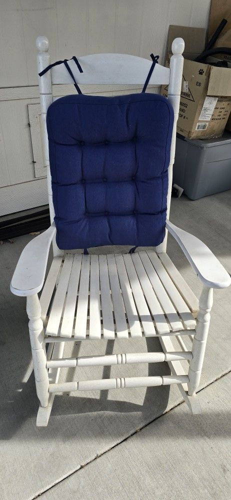 Free Wooden Rocking Chair