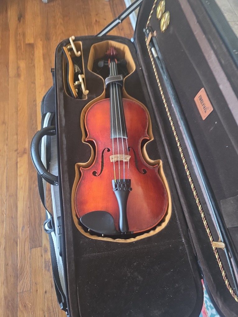Beautiful Violin Fully Set Up Ready To Go