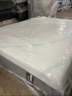 SALE 🔥King mattress Tempurpedic Adapt Medium 🔥