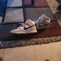 Nike High Tops Like New No Smell My 13-year-old Son Trying To Sell His Shoes Size 9