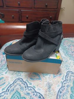 Girls Boots Size 2