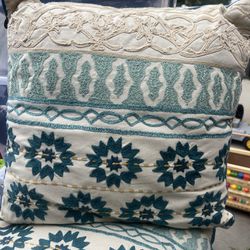 Pier 1 Pillows For Couch/bed 