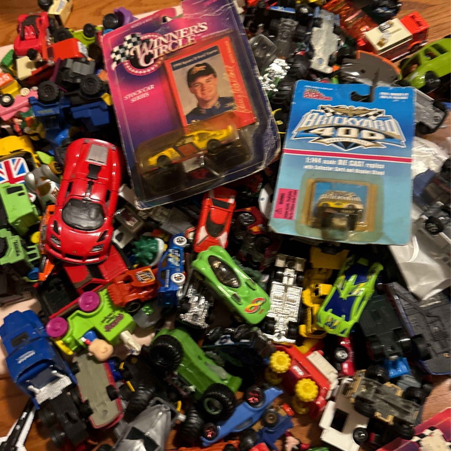 Hot Wheels Matchbox ++Misc Car Lot 250++Cars cars Rare & Vtg