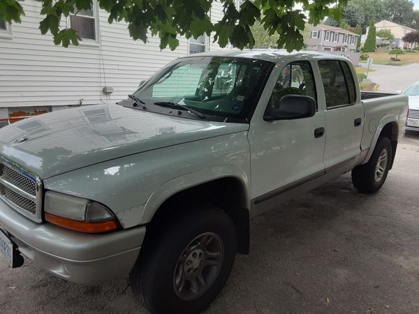 2004. Dodge Dakota. 112000 on the dash daily driver needs ...
