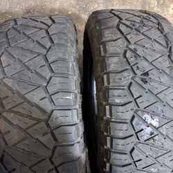 (2) Nitto Ridge Grappler 305/65/18