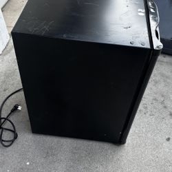 Magic Chef Mini Fridge 
