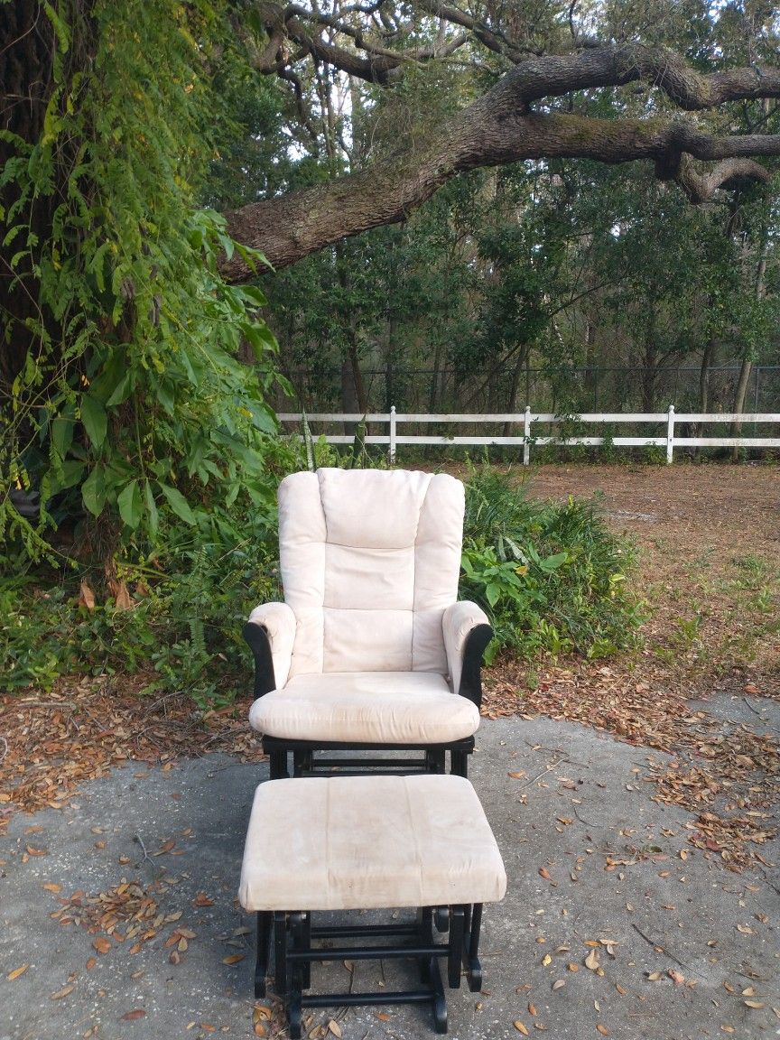 Glider With Ottoman