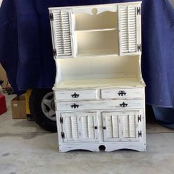 Small Hutch - $20