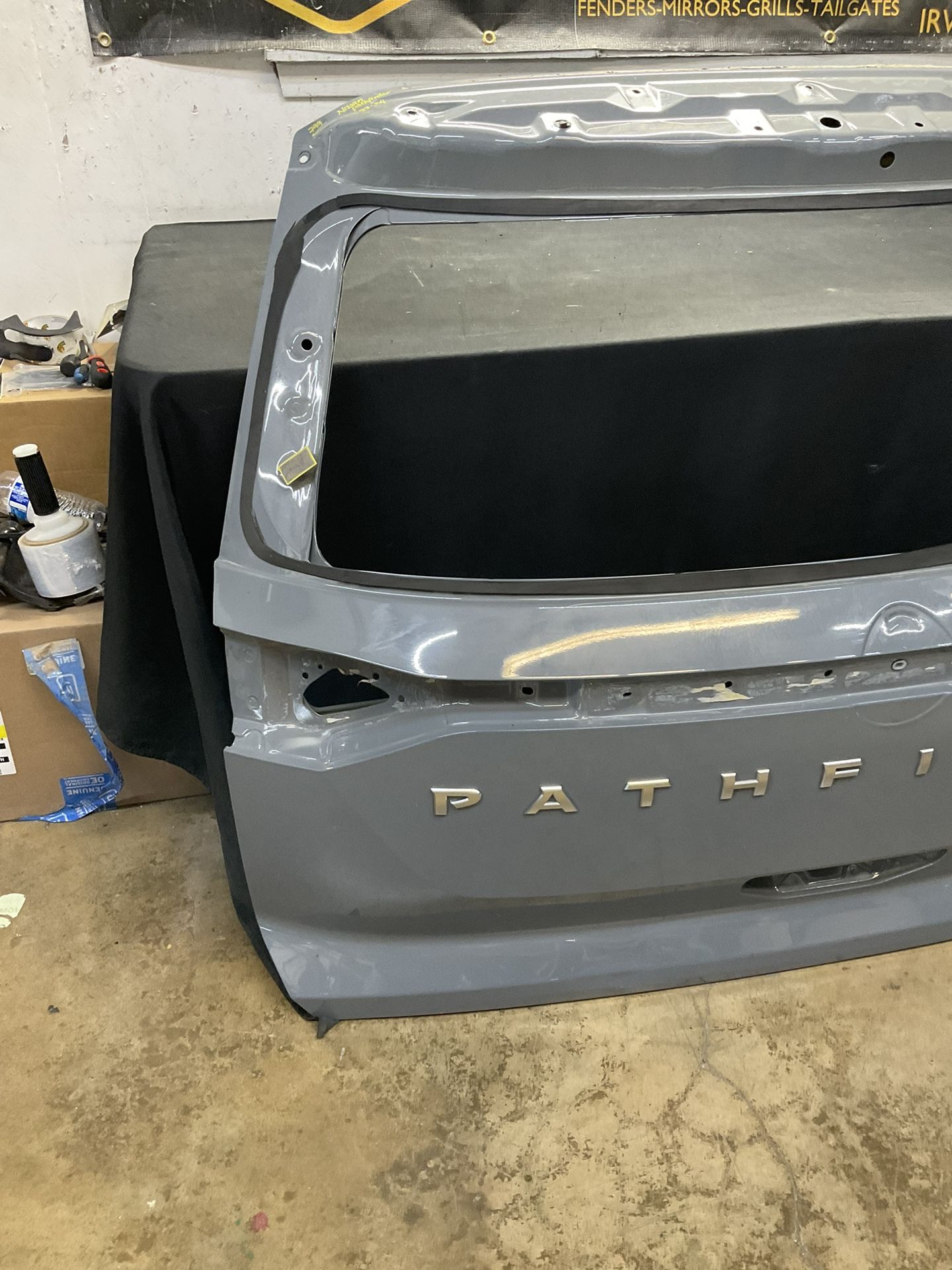 NISSAN PATHFINDER 2022-2024 TAILGATE SHELL OEM
