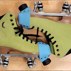 Size: US 8 / EU 41 Moonlight Roller / The Moon Boot.